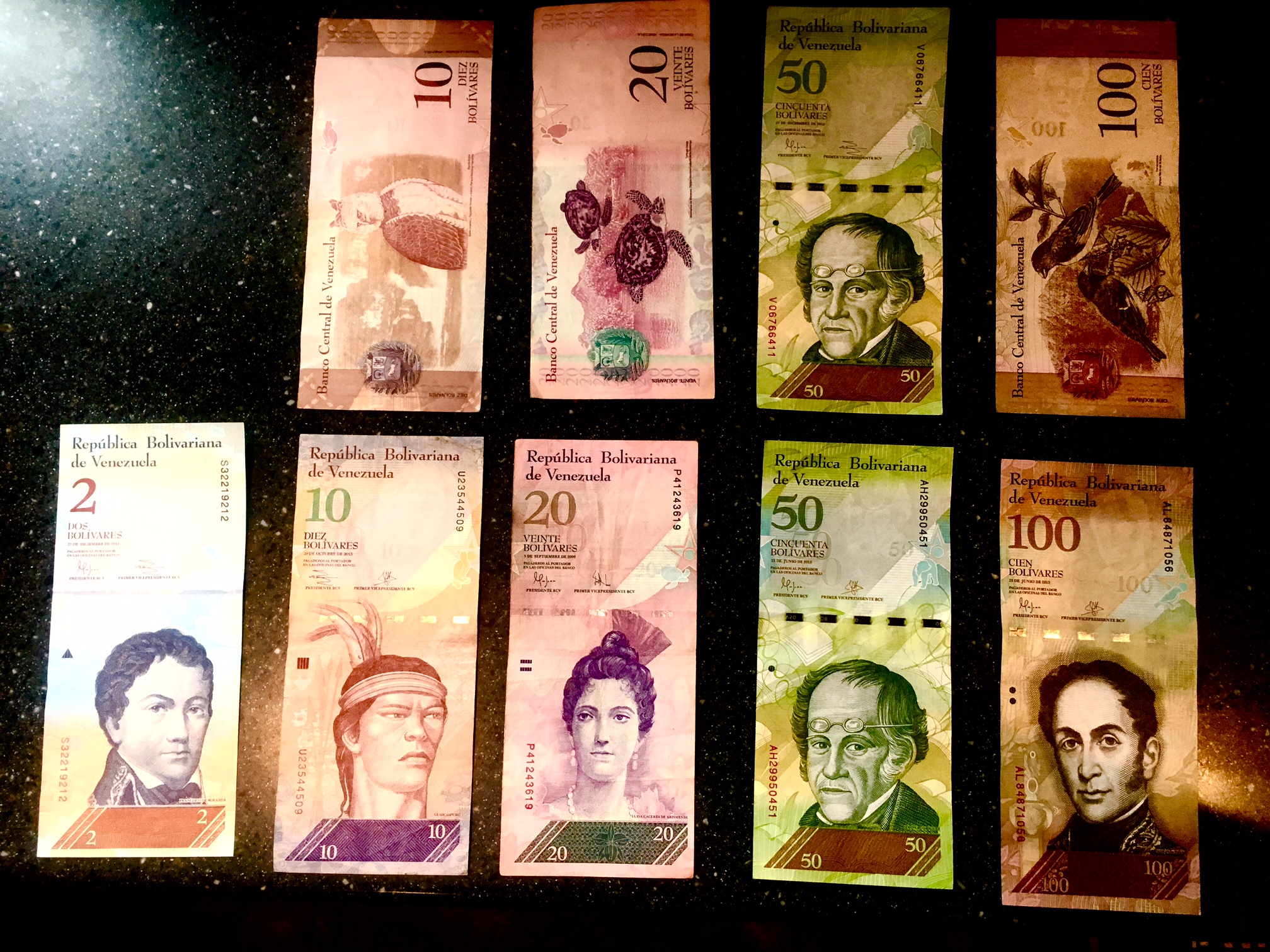 exhange-money-in-venezuela-bolivares-safe